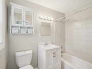 2BR, 2BA - 1,141SF - Bathroom