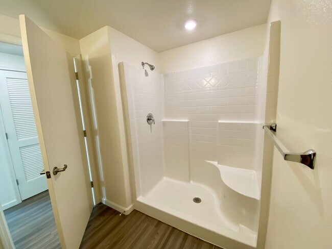 Photo - Del Rio Apartments