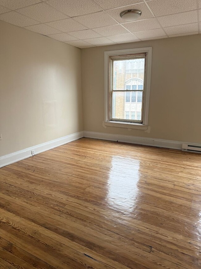 Building Photo - 32 W High St Unit 300