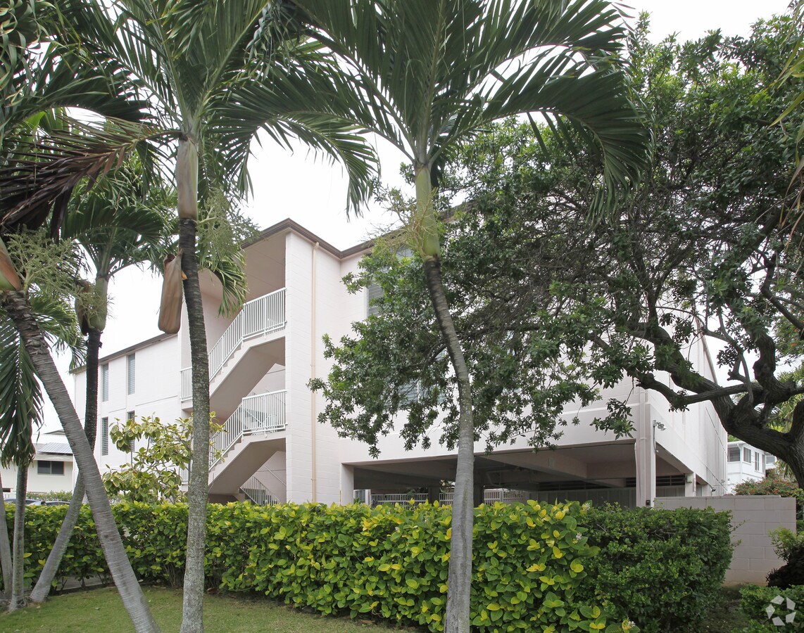 Photo - Punahou Marquis