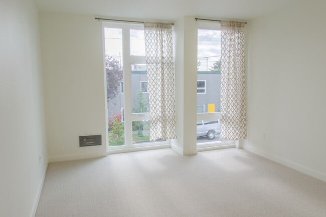 Photo - 2Bd/2Ba Seattle Townhouse