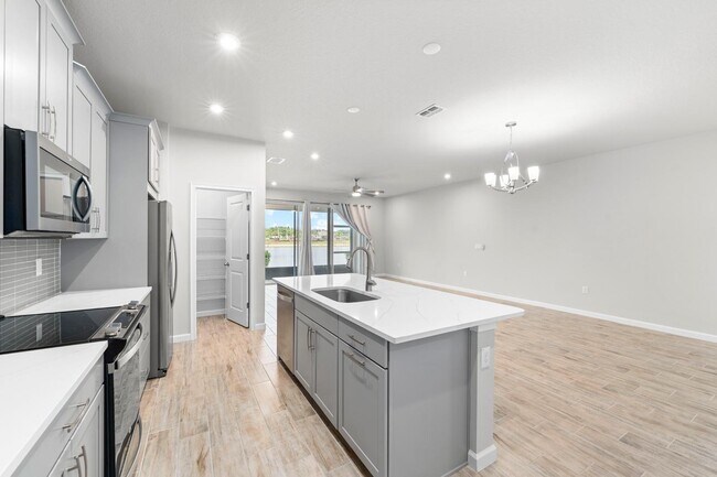 Photo - 25947 Woven Wicker Bnd