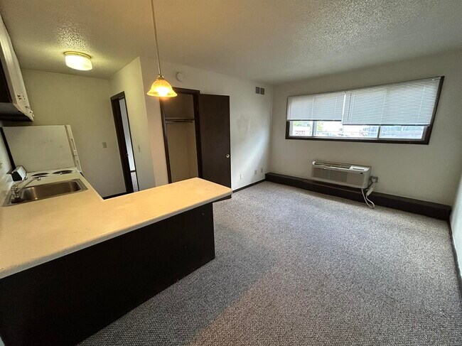 Photo - 419 S Johnson St