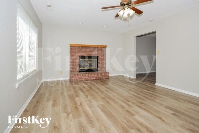 Photo - 6344 River Valley Way