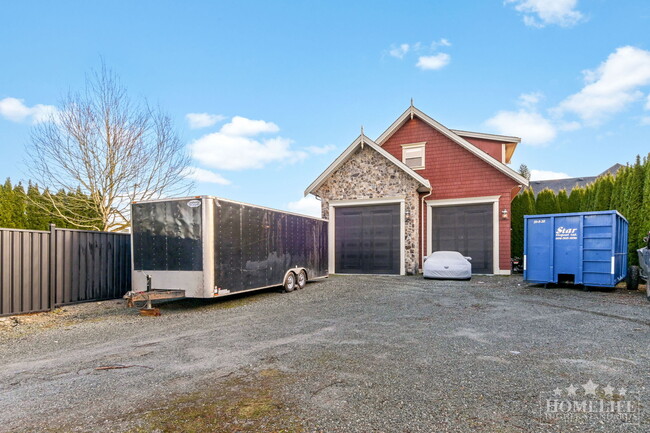 Building Photo - 1 Bed, 1 Bath Coach House with Den for Rent in Langley! Unit Coach House
