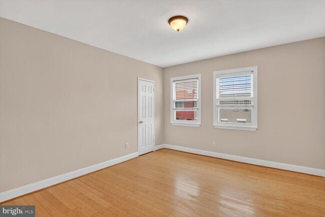 Photo - 610 19th St NE