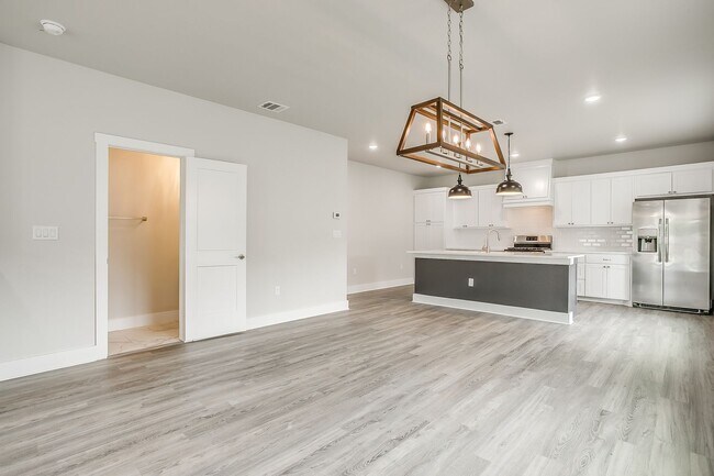 Photo - 2716 Forest Park Blvd Unit Full