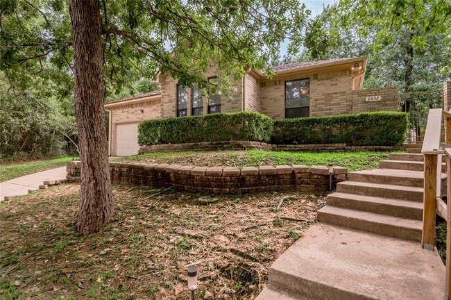 Building Photo - 2232 Azalea Cir