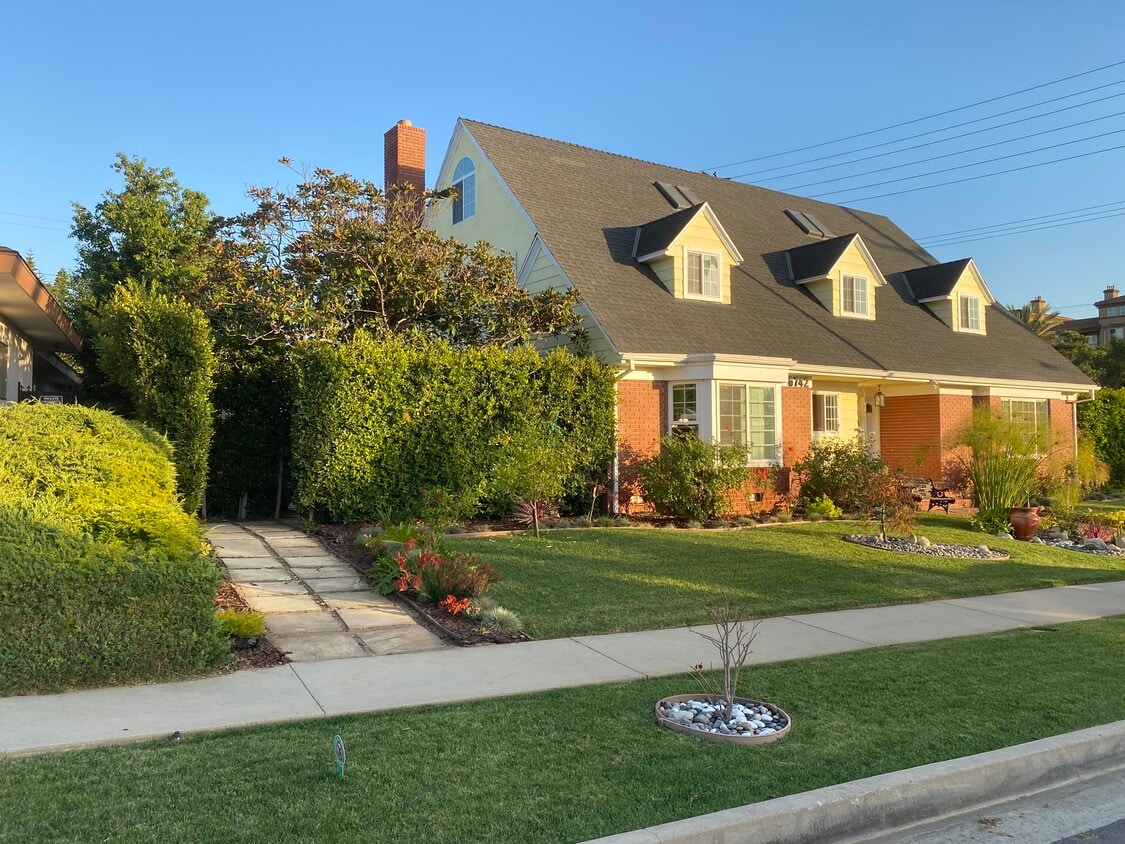 Photo - 6742 Bedford Ave (Los Angeles, CA)
