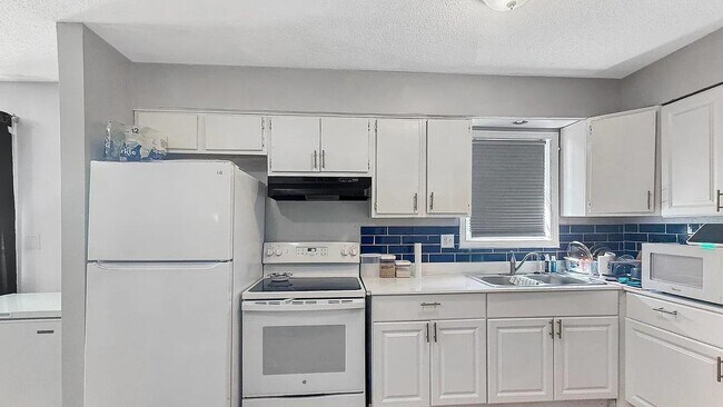 931 W Raines Rd