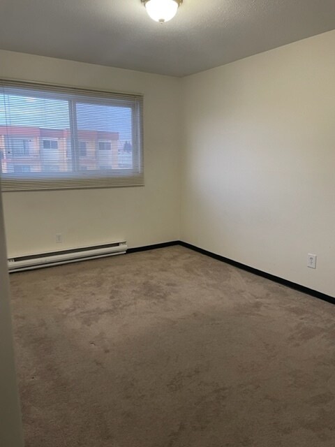 Photo - 8920-8986 86 St Unité 303