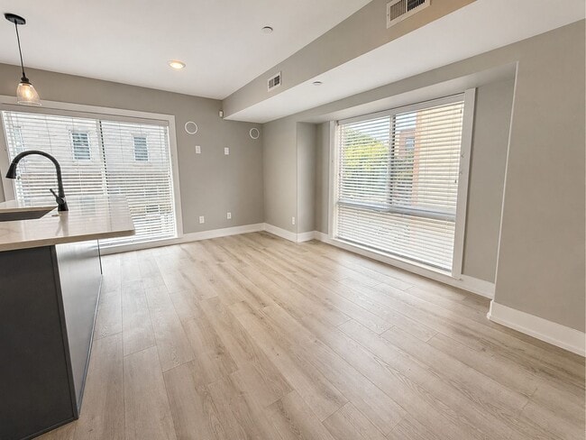 Photo - 809 N 17th St Unit 2