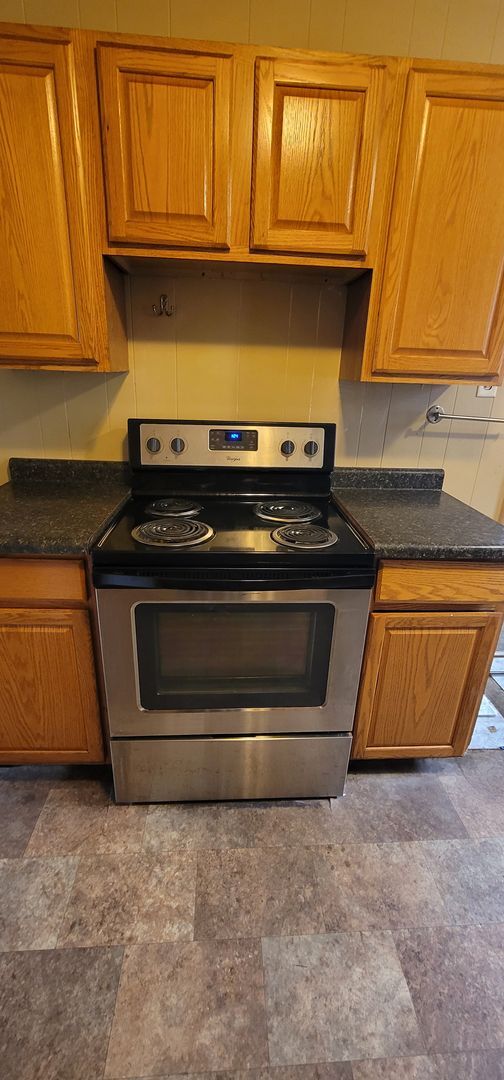 Photo - 2 bedroom house with detached garage in back!