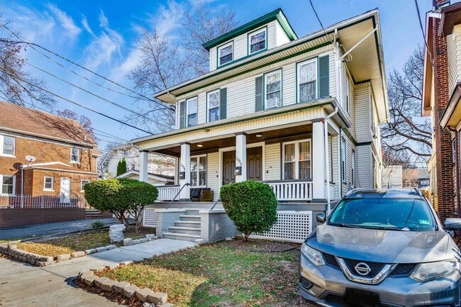 Building Photo - 1054 Hunterdon St Rental