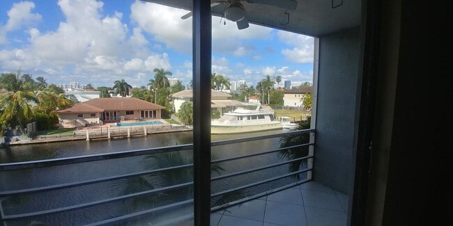 Photo - 2935 NE 163rd St Unit 3m