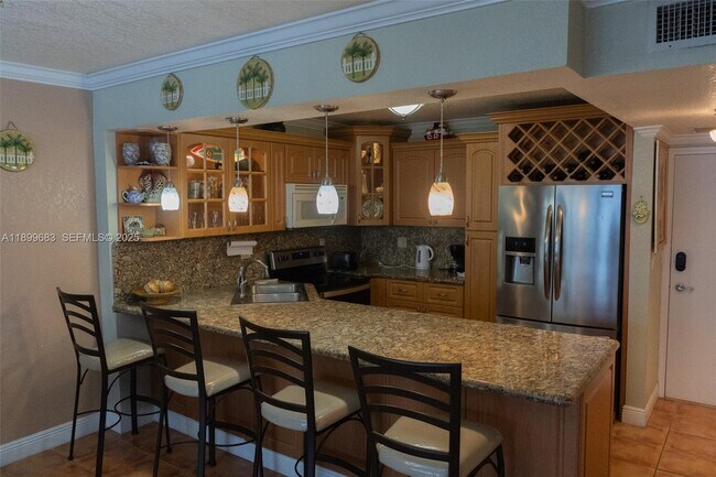 Photo - 3725 S Ocean Dr Unidad 1021