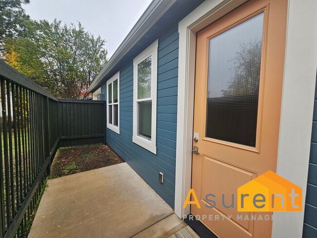 Photo - Cute Cottage in Railroad District of Ashland