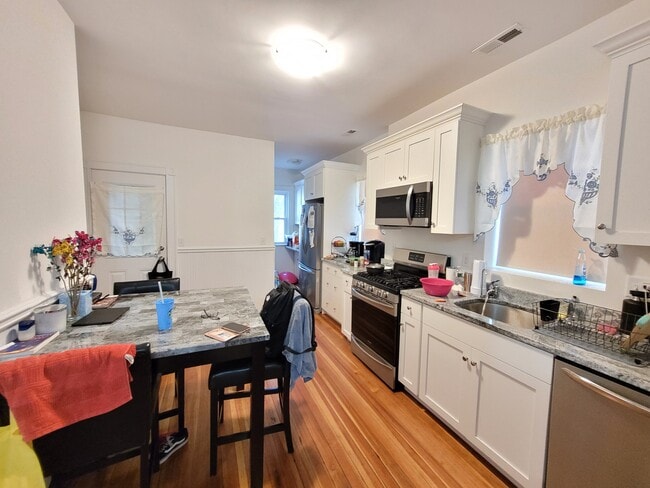 Photo - 74 Myrtle St Unit 2