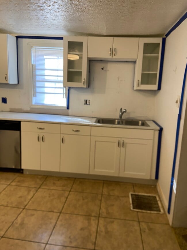 Cocina reformada - 2873 White Oak Dr