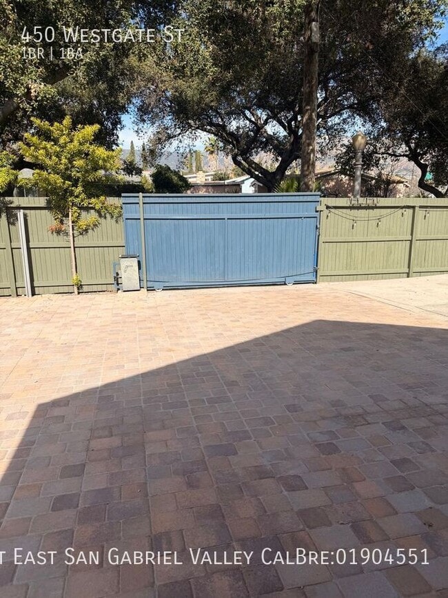 Photo - 450 Westgate St