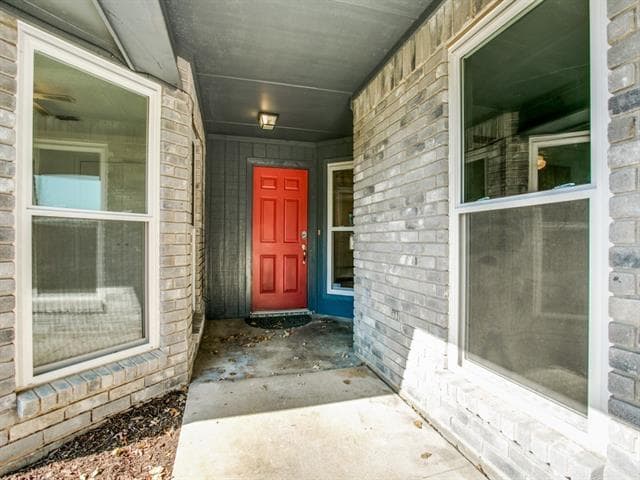 Photo - 2411 Bayberry Ln