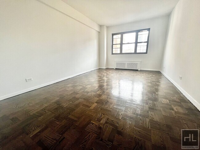 Photo - EAST 35 STREET Unit 9F