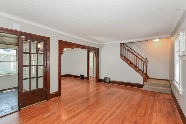 Photo - 891 Hazelwood St