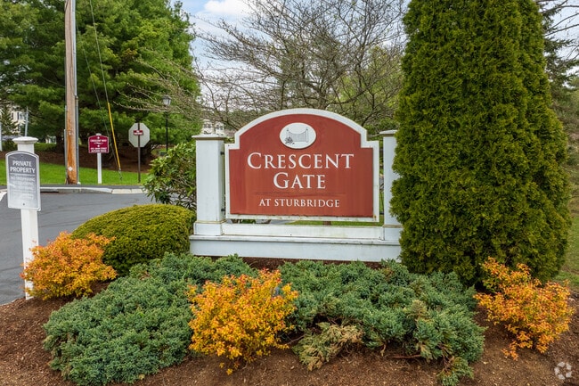 Photo - Crescent Gate at Sturbridge