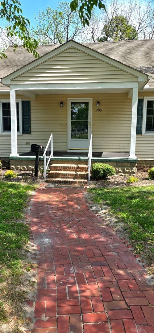 Photo - Cozy & Convenient 2 Bed, 1 Bath Home