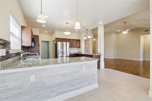 2488 New Iberia Cir