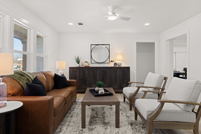 Photo - 122 Brewster St