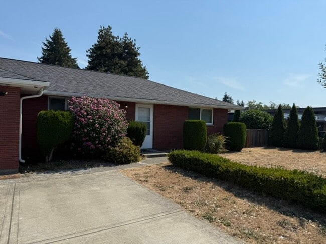 Building Photo - 2501-2503 Bridgeport Way West