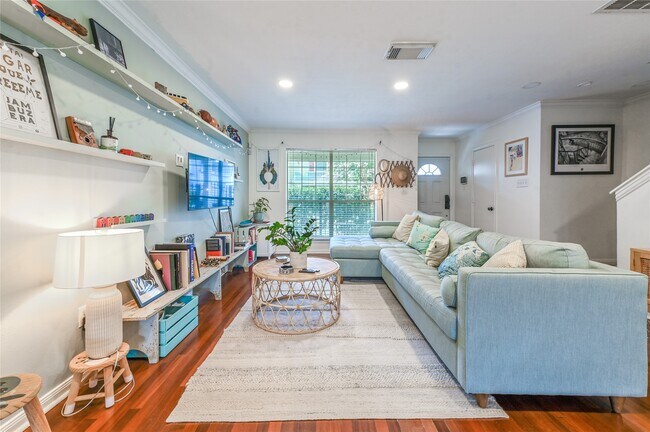 Photo - 1004 Ruthven St