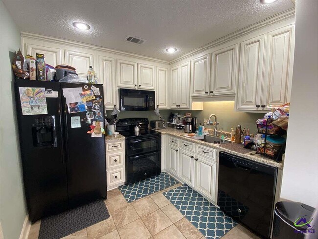 Photo - 552 Grand Ave