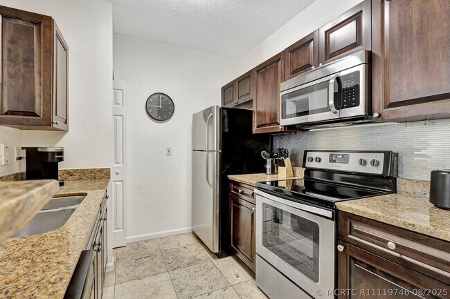 580 S Sapodilla Ave Unidad 105