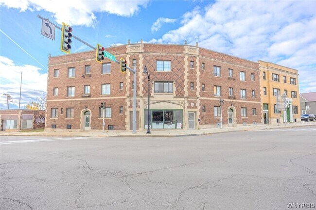 Photo - 530 Main St