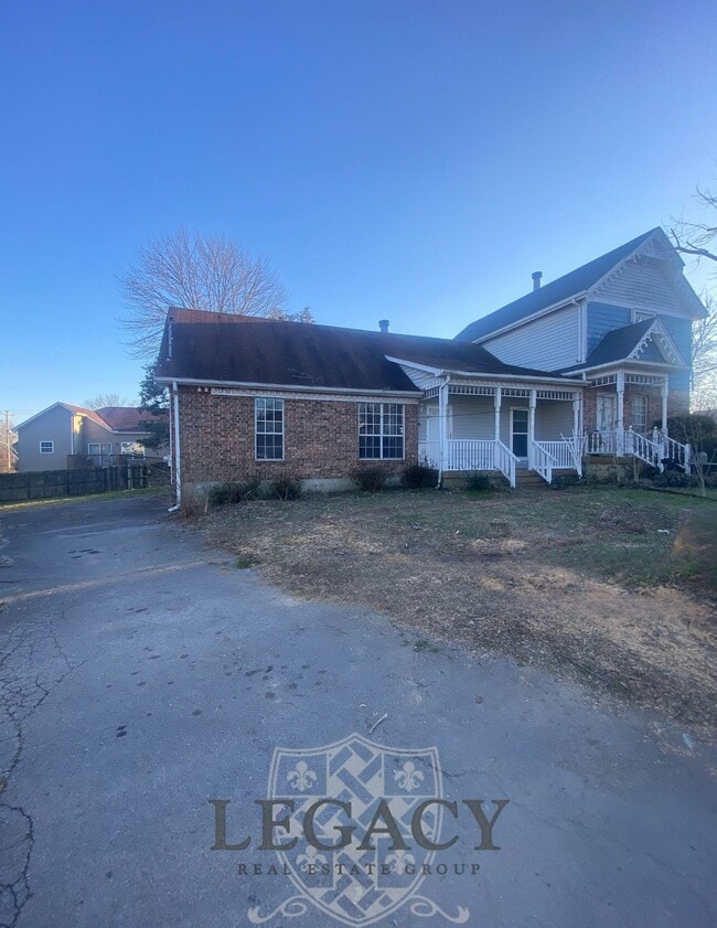 Building Photo - 2925 Sheana Way