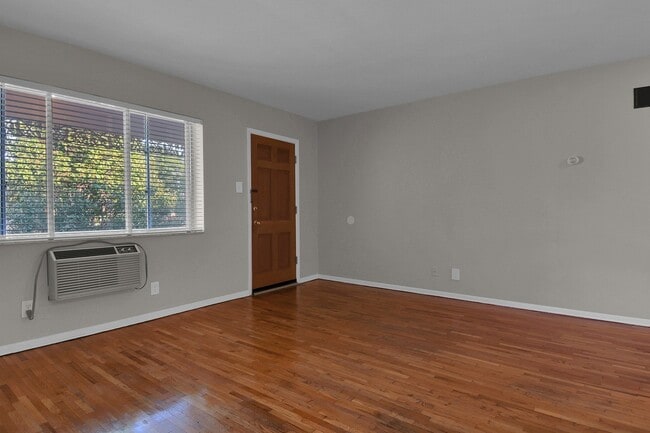4419A Donovan Ave.