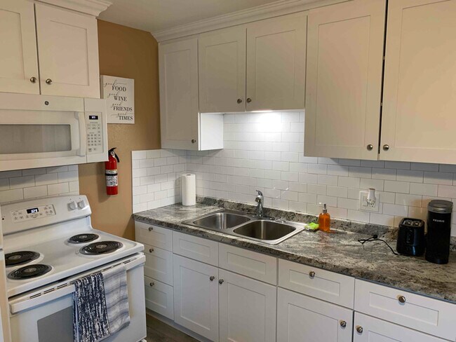 Photo - 455 Moser Ave