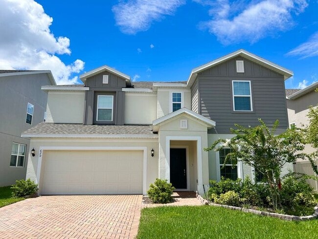 Building Photo - Stylish and Spacious 3/2.5 Home with No Re...