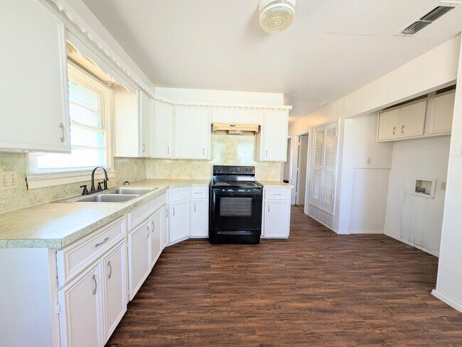 Photo - 9001 Indiana Ave