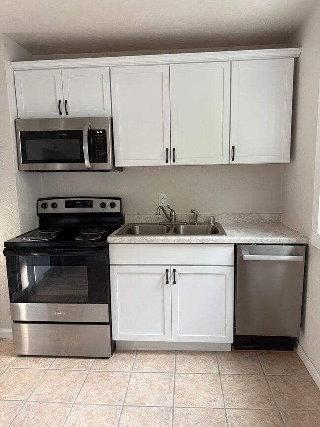 Photo - 648 W 10th Ave Unit 648A