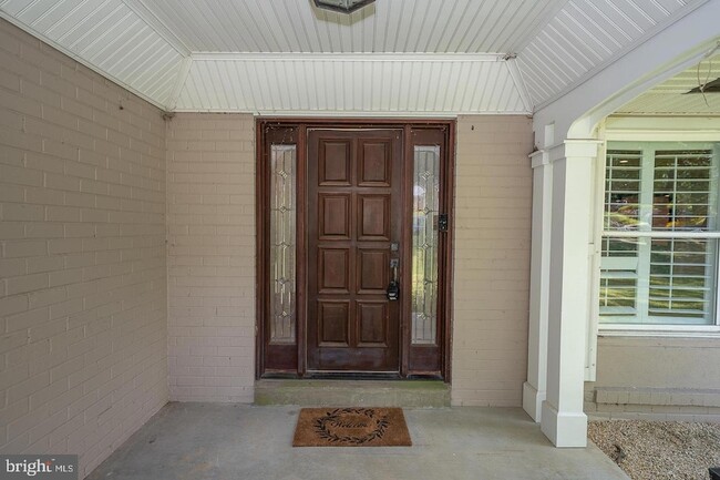 Photo - 327 Strathmore Rd