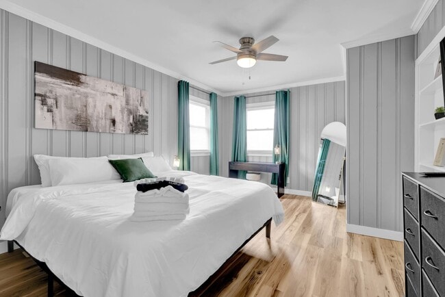 Photo - 1709 Clay St