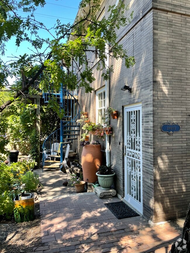 Building Photo - 2302 Blaisdell Ave Rental