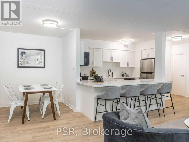 Photo - 240 Markland Dr Unité 1008