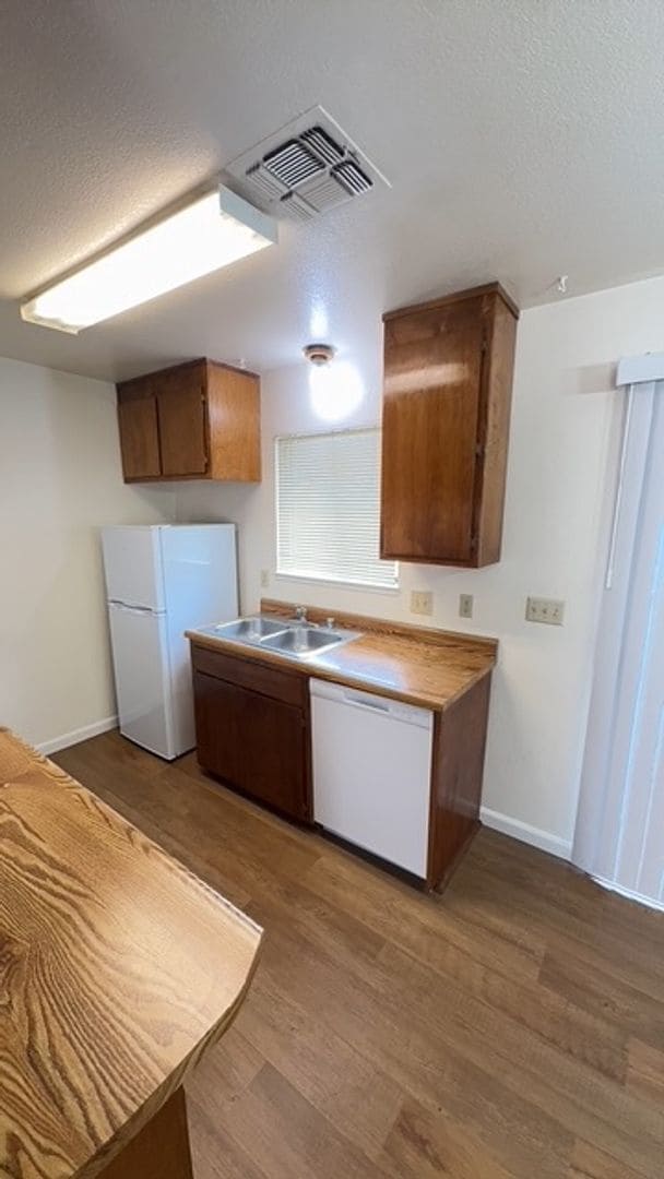 Photo - sabe2516 Unit A