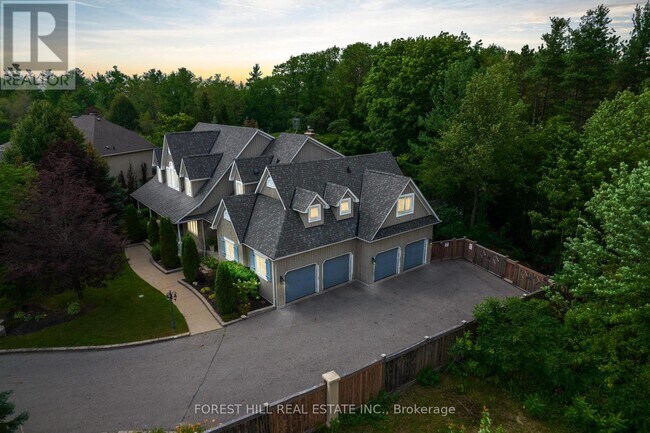 Photo - 160 Kootenay Ridge