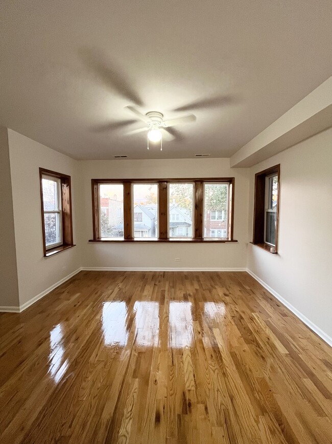 Photo - 1530 N Avers Ave