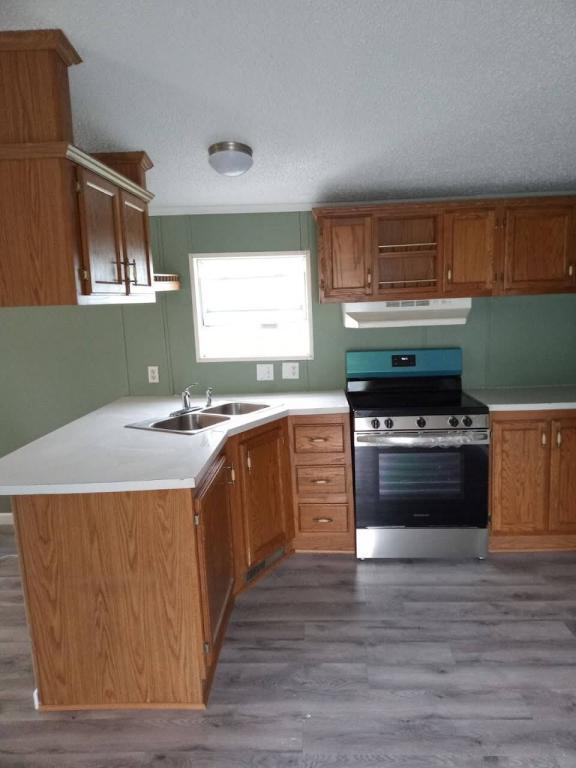 Photo - 611 W Matthews St